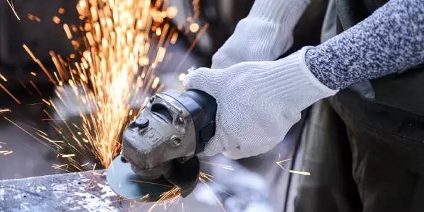 华小梅：十余年坚持只为做出一双好手套